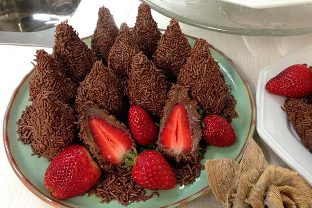 Coxinha de Brigadeiro com Morango