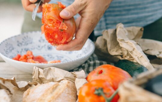 Aprenda a fazer conserva de tomate