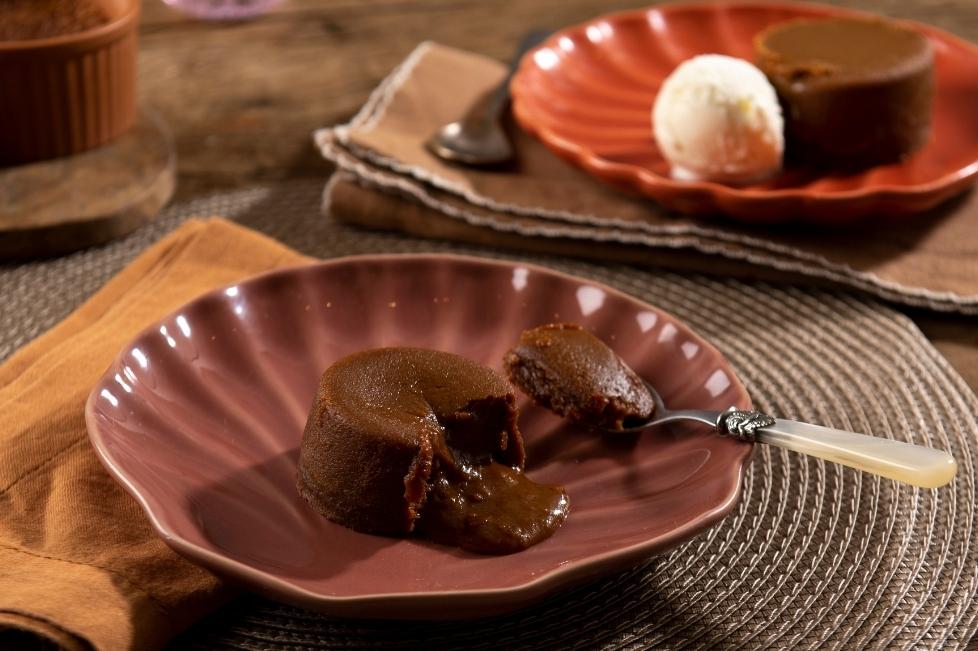 BOLO QUENTE DE DOCE DE LEITE