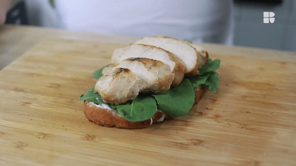 Bruschetta de filé de frango